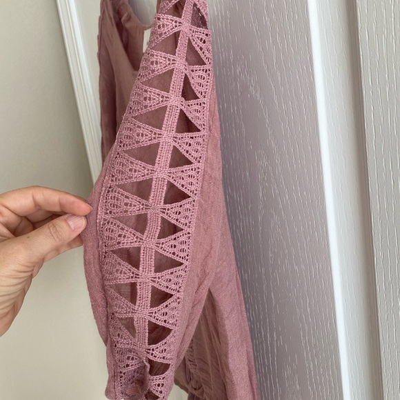 Ladies Size Small Dusty Rose Blouse with Matching Lace Kimono. - Picture 7 of 15